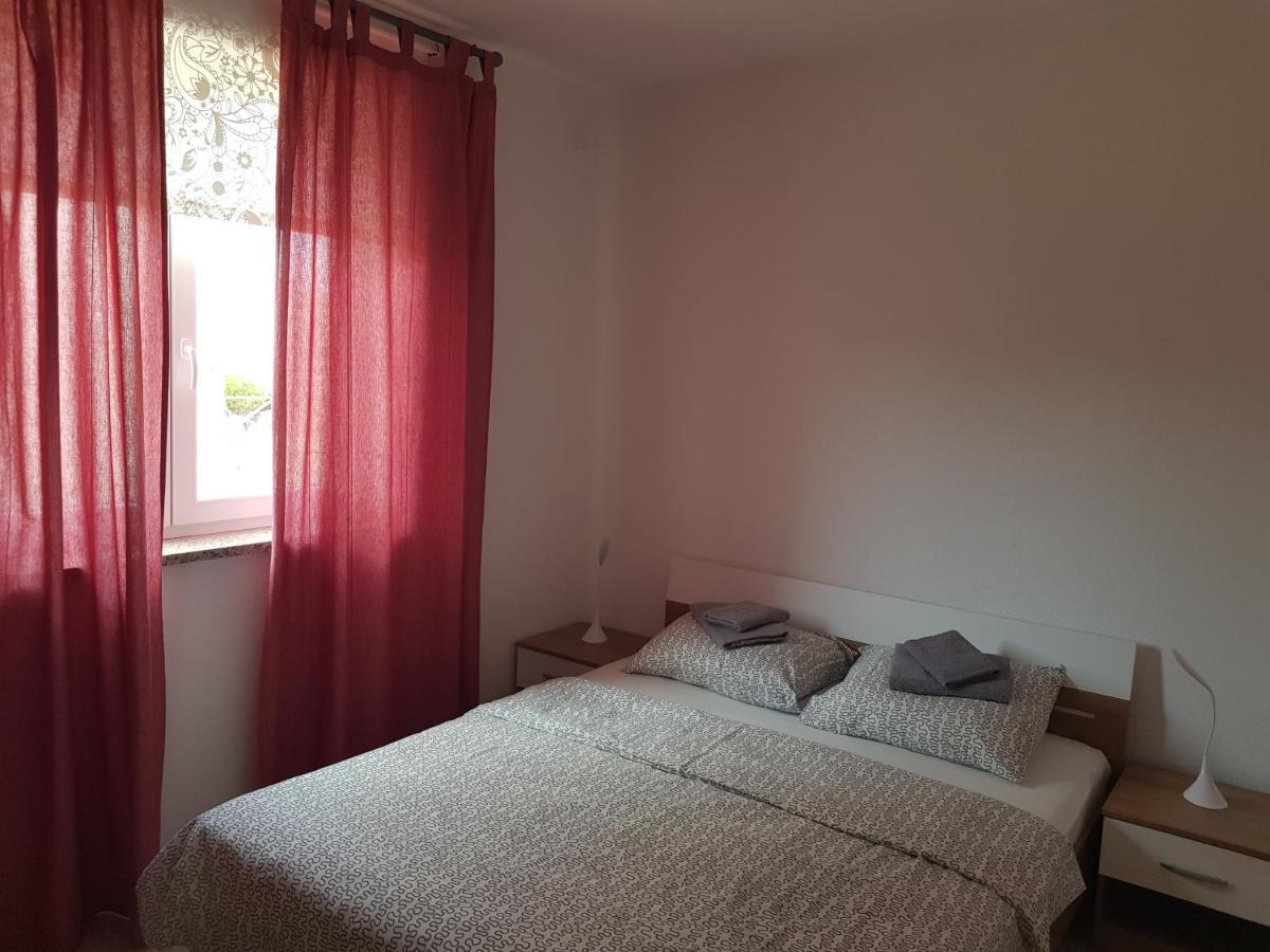 Apartmani Vrdoljak Malinska Exterior photo