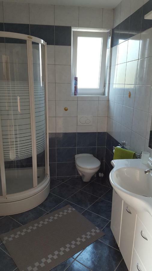 Apartmani Vrdoljak Malinska Exterior photo